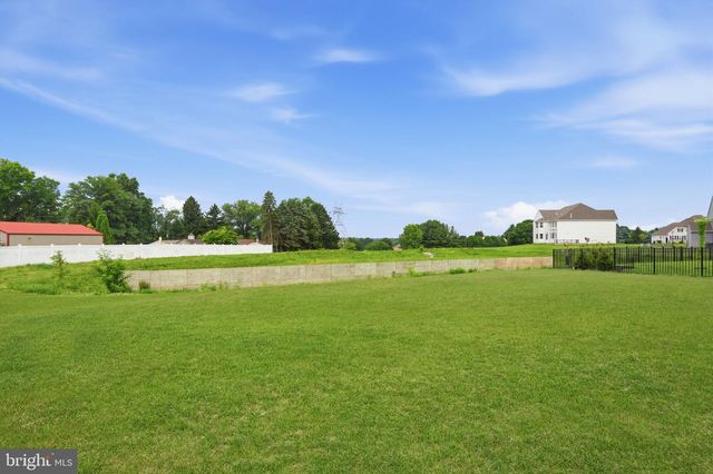 113 CAMERON LN, Lititz, PA 17543