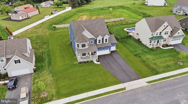 113 CAMERON LN, Lititz, PA 17543