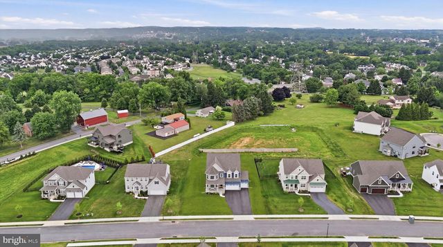 113 CAMERON LN, Lititz, PA 17543
