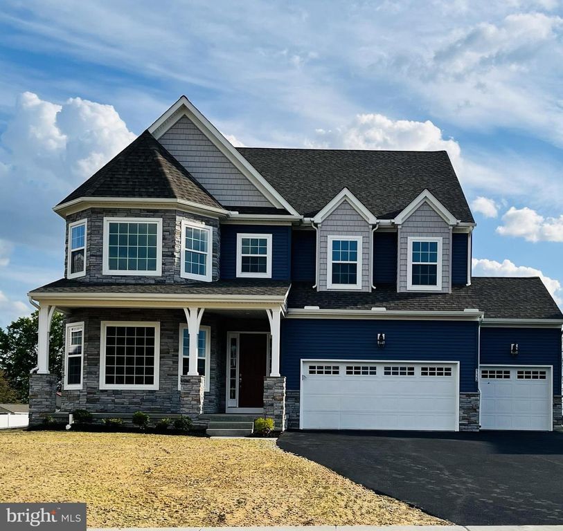 113 CAMERON LN, Lititz, PA 17543