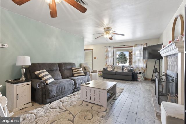 11 ROSE AVE, Maple Shade, NJ 08052