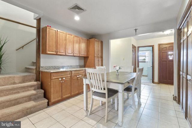 11 ROSE AVE, Maple Shade, NJ 08052