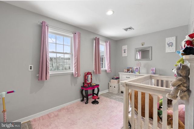 11 ROSE AVE, Maple Shade, NJ 08052