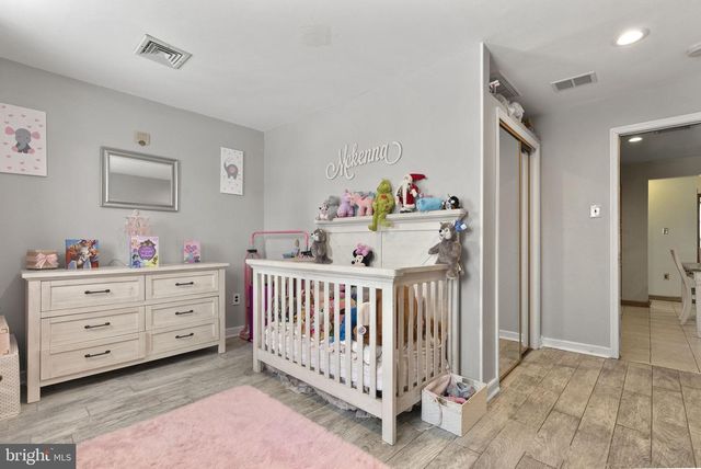 11 ROSE AVE, Maple Shade, NJ 08052