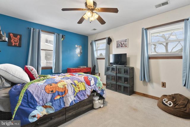 11 ROSE AVE, Maple Shade, NJ 08052