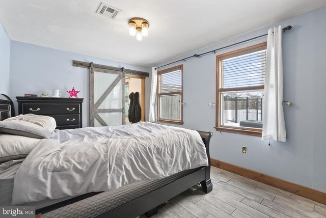 11 ROSE AVE, Maple Shade, NJ 08052