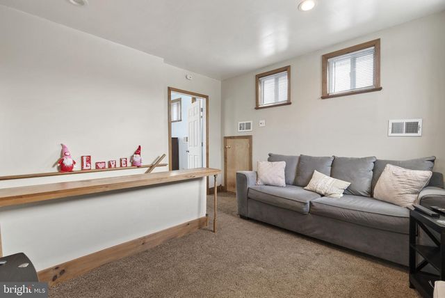 11 ROSE AVE, Maple Shade, NJ 08052