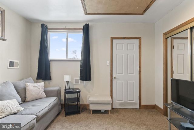 11 ROSE AVE, Maple Shade, NJ 08052