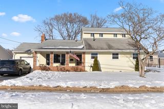 11 ROSE AVE, Maple Shade, NJ 08052