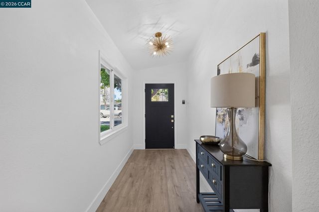 2755 Eastgate Ave, Concord, CA 94520