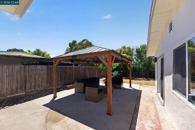 2755 Eastgate Ave, Concord, CA 94520
