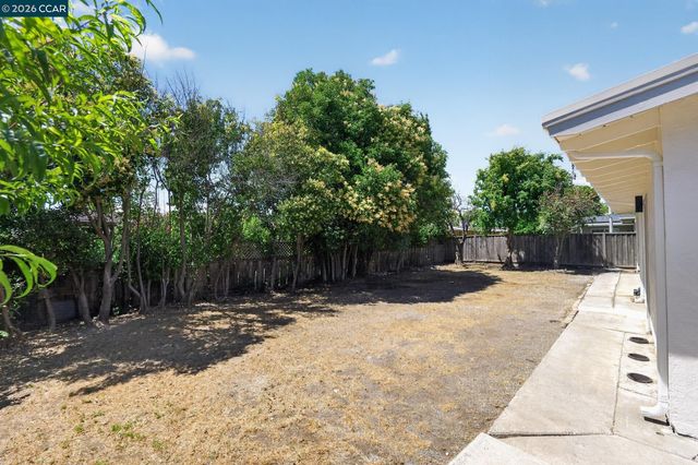 2755 Eastgate Ave, Concord, CA 94520