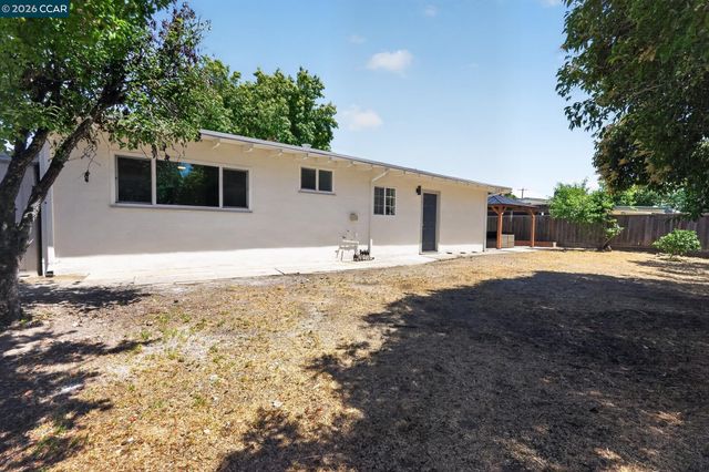 2755 Eastgate Ave, Concord, CA 94520