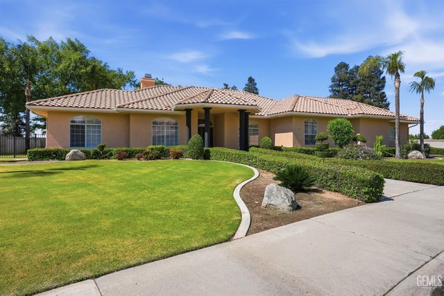 4906 Palisades Circle, Bakersfield, CA 93308