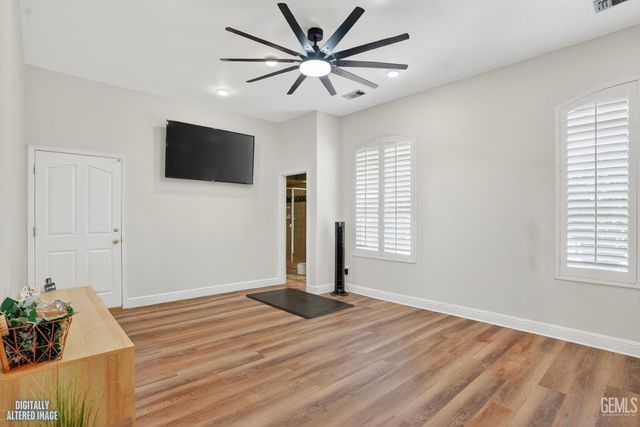 4906 Palisades Circle, Bakersfield, CA 93308