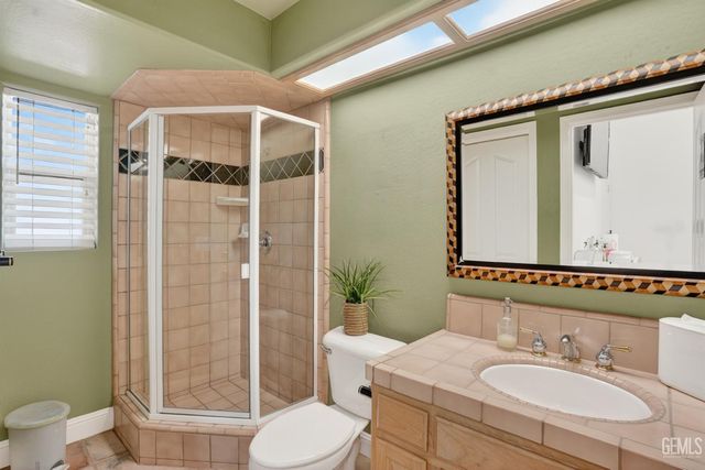 4906 Palisades Circle, Bakersfield, CA 93308