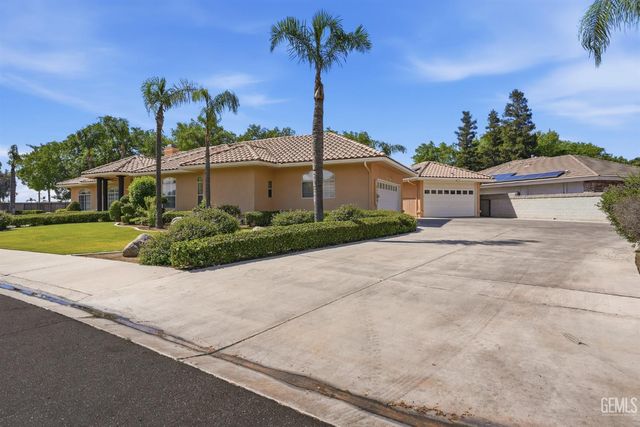 4906 Palisades Circle, Bakersfield, CA 93308