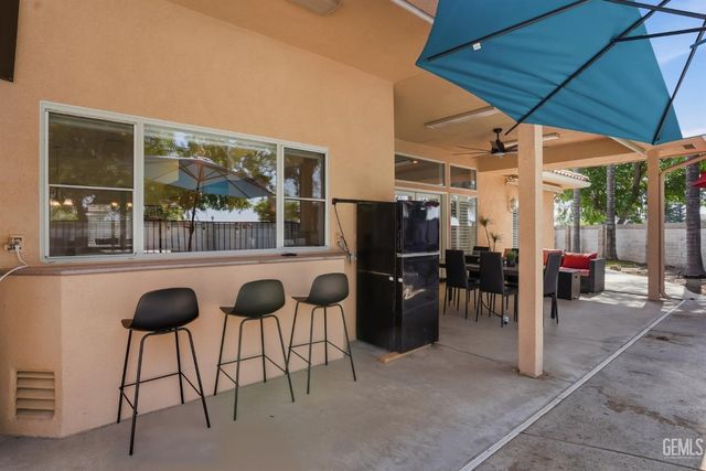 4906 Palisades Circle, Bakersfield, CA 93308