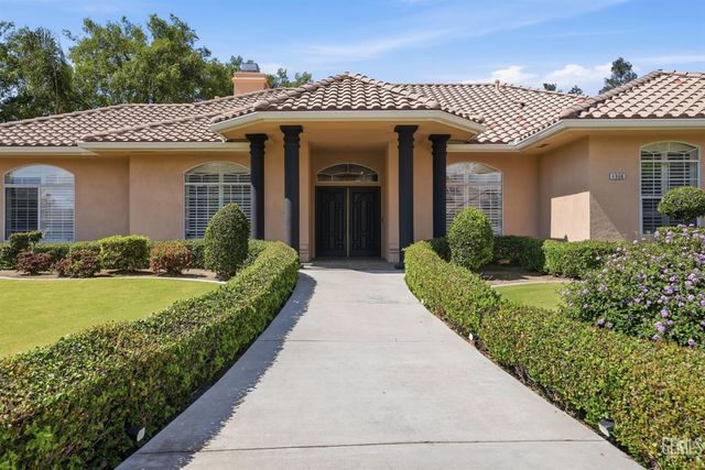 4906 Palisades Circle, Bakersfield, CA 93308