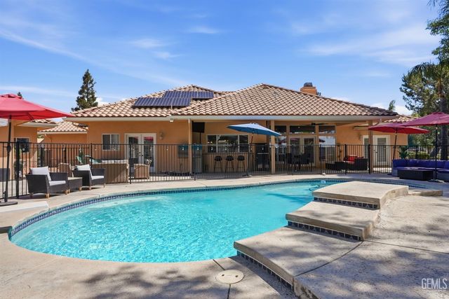 4906 Palisades Circle, Bakersfield, CA 93308