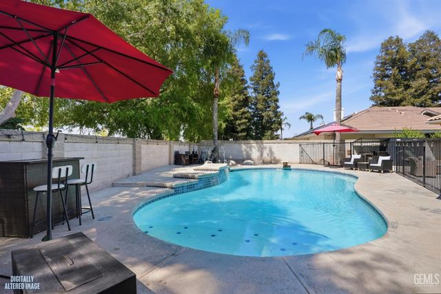 4906 Palisades Circle, Bakersfield, CA 93308