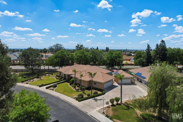 4906 Palisades Circle, Bakersfield, CA 93308