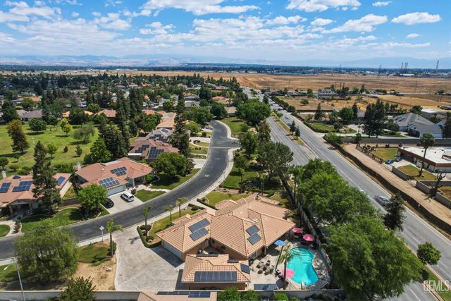 4906 Palisades Circle, Bakersfield, CA 93308