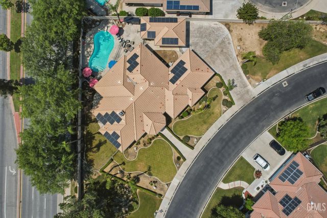 4906 Palisades Circle, Bakersfield, CA 93308