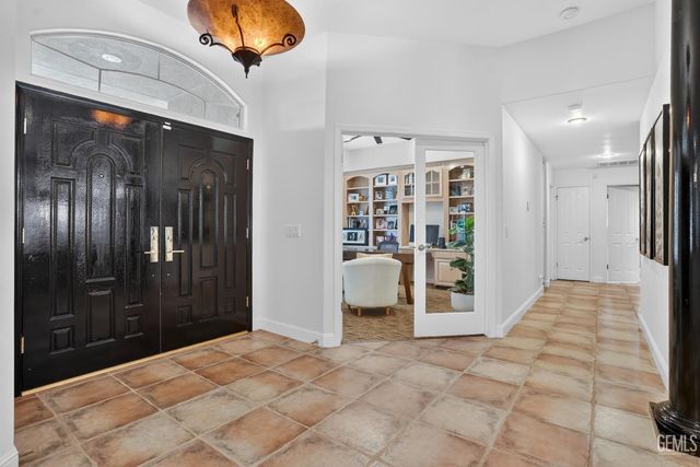4906 Palisades Circle, Bakersfield, CA 93308