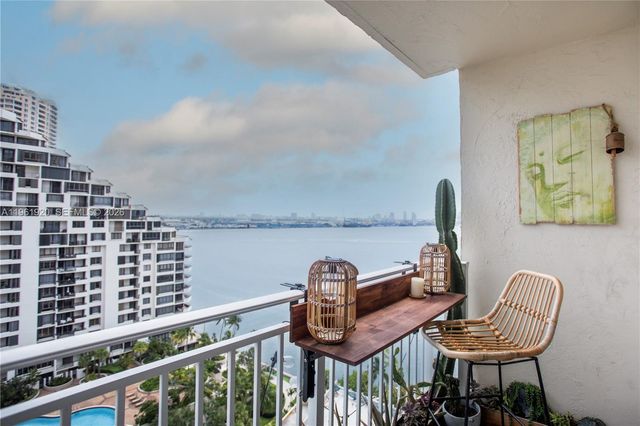 770 Claughton Island Dr 1705, Miami, FL 33131