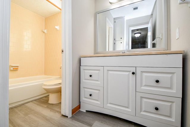 1302 Brookmeade Court, Deer Park, TX 77536