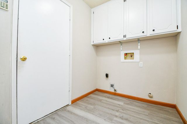 1302 Brookmeade Court, Deer Park, TX 77536