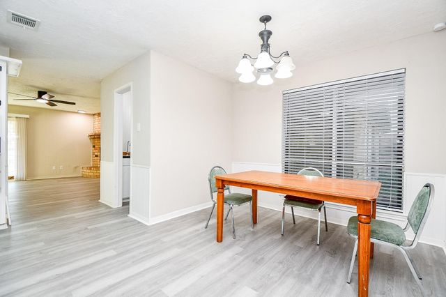 1302 Brookmeade Court, Deer Park, TX 77536