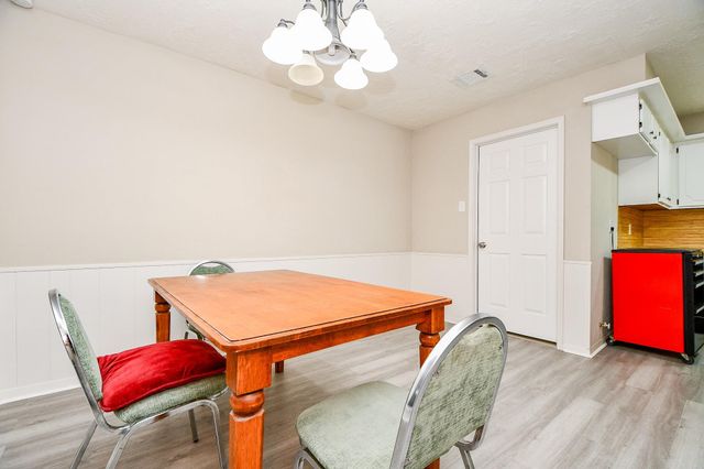 1302 Brookmeade Court, Deer Park, TX 77536