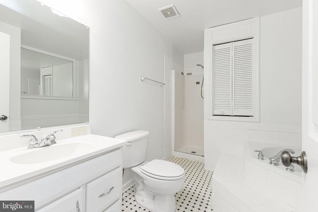 7438 EMERALD DR, Manassas, VA 20109