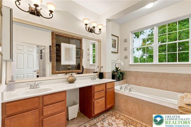 2445 Napa Drive, Easton, PA 18040