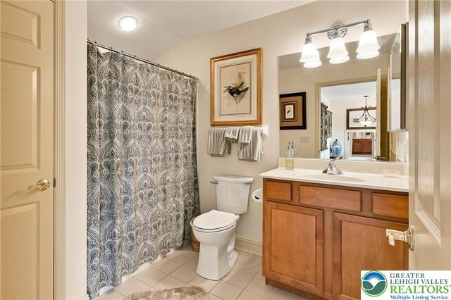 2445 Napa Drive, Easton, PA 18040