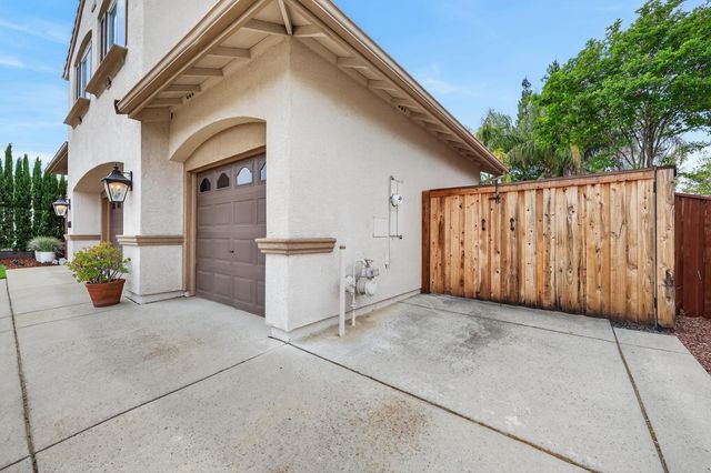 1203 Halidon Way, Folsom, CA 95630