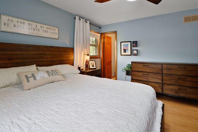 1710 Peachtree Drive, Valparaiso, IN 46383