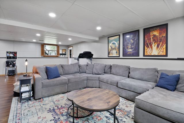 1710 Peachtree Drive, Valparaiso, IN 46383