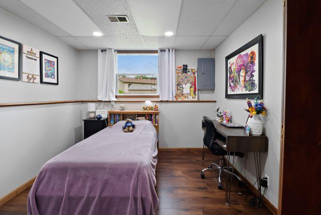 1710 Peachtree Drive, Valparaiso, IN 46383