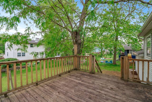 1710 Peachtree Drive, Valparaiso, IN 46383