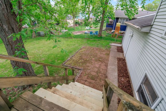 1710 Peachtree Drive, Valparaiso, IN 46383