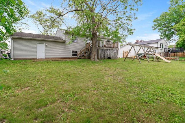 1710 Peachtree Drive, Valparaiso, IN 46383