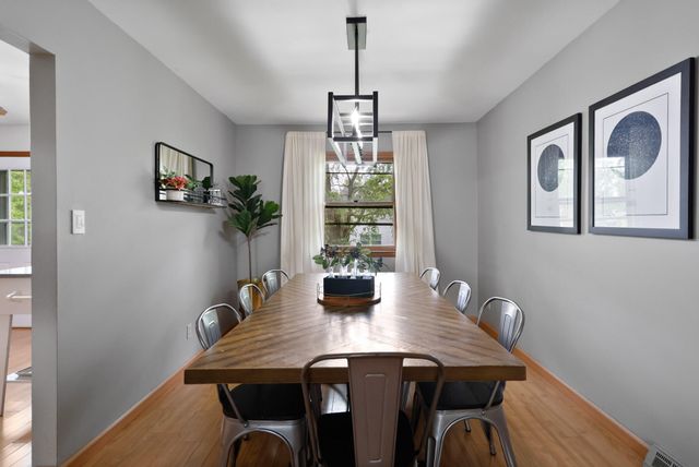 1710 Peachtree Drive, Valparaiso, IN 46383