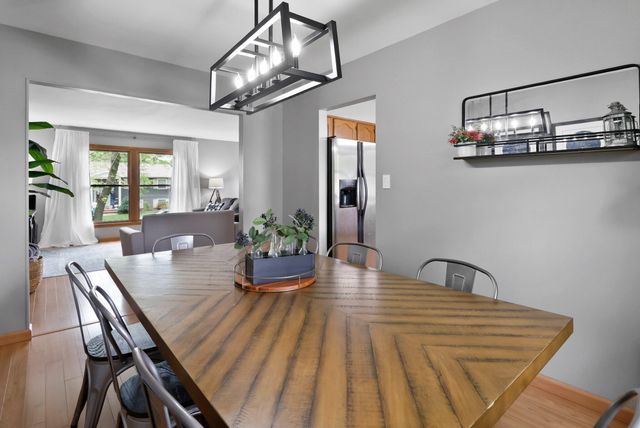 1710 Peachtree Drive, Valparaiso, IN 46383