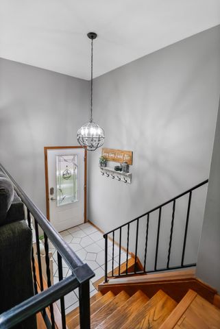 1710 Peachtree Drive, Valparaiso, IN 46383