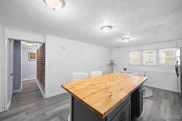 226 N 8th Street, Belleville, IL 62220