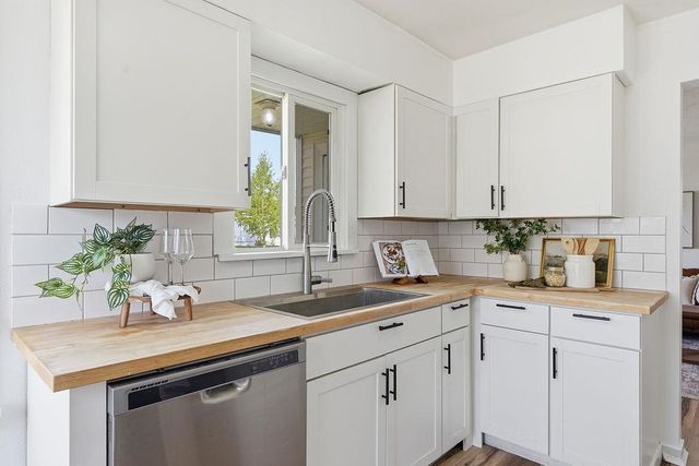 6116 N LINCOLN St, Spokane, WA 99205