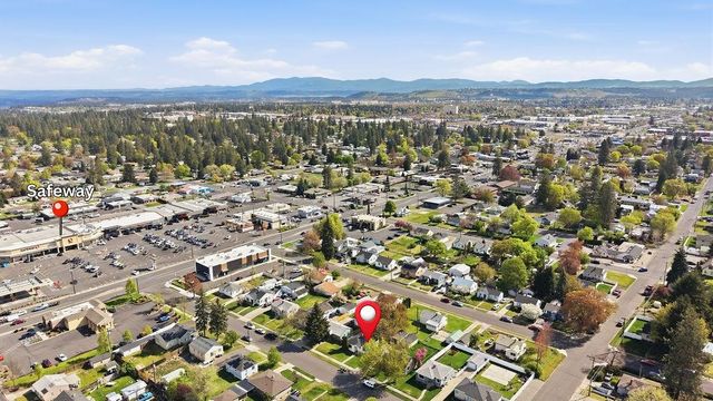 6116 N LINCOLN St, Spokane, WA 99205